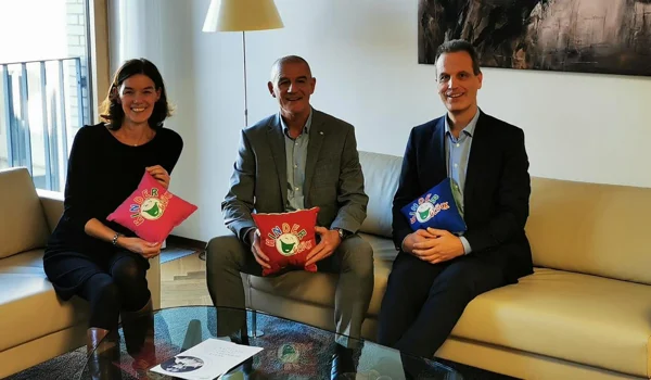 3 bunte Kinderglück-Kissen